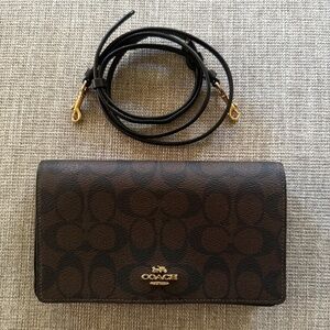 🔥 Coach Wallet with Strap / Clutch / Crossbody Bag- (NEW) without tag 🔥